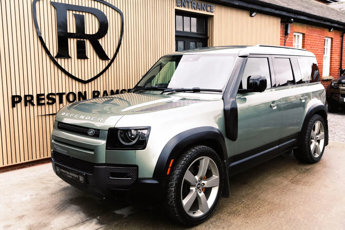 Land Rover Defender 110 3.0 D300 MHEV SE Auto 4WD Euro 6 (s/s) 5dr