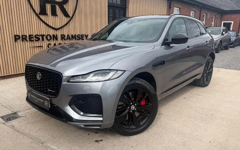 2024 Jaguar F-PACE 3.0 D300 MHEV R-Dynamic SE Black Auto AWD Euro 6 (s/s) 5dr